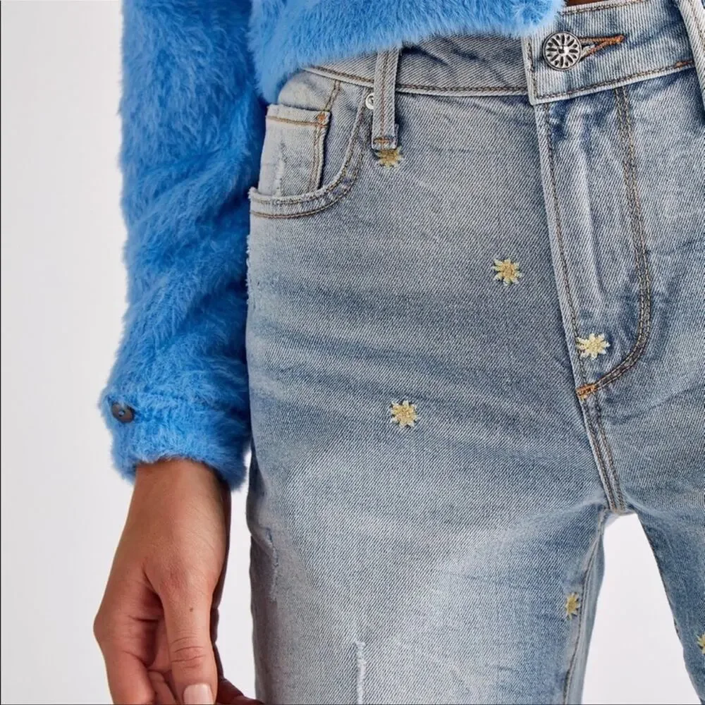 Driftwood Gizelle Embroidered Daisy Jean size 26/27